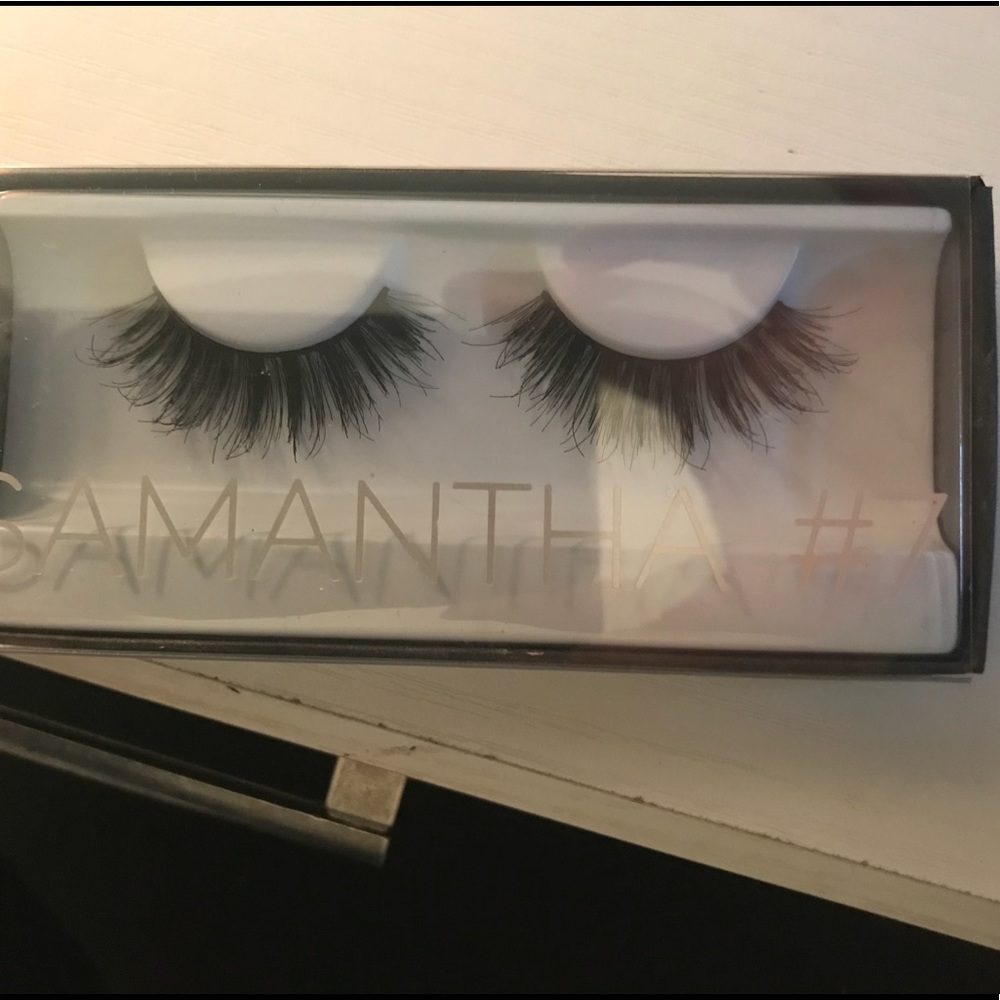 New in Box Huda Beauty Samantha #7 False Lashes